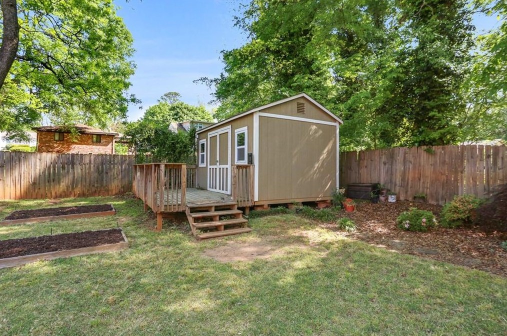 3410 Glenwood Rd, Decatur GA  30032-4408 exterior