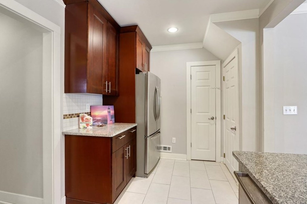 3410 Glenwood Rd, Decatur GA  30032-4408 exterior