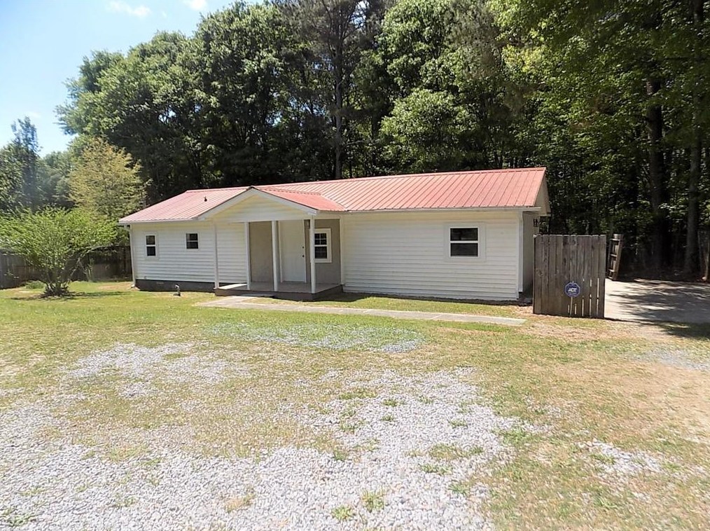527 Hall Memorial Rd Nw, Calhoun, GA 30701