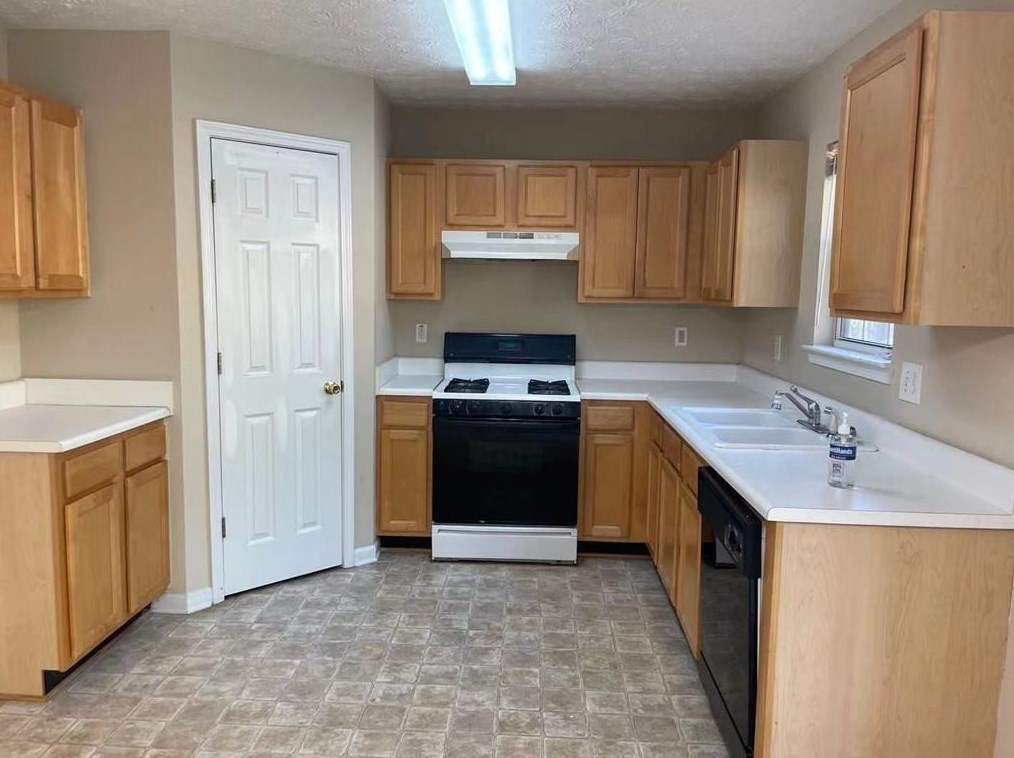 985 Melrose Park Pl, Lawrenceville GA  30044-7592 exterior