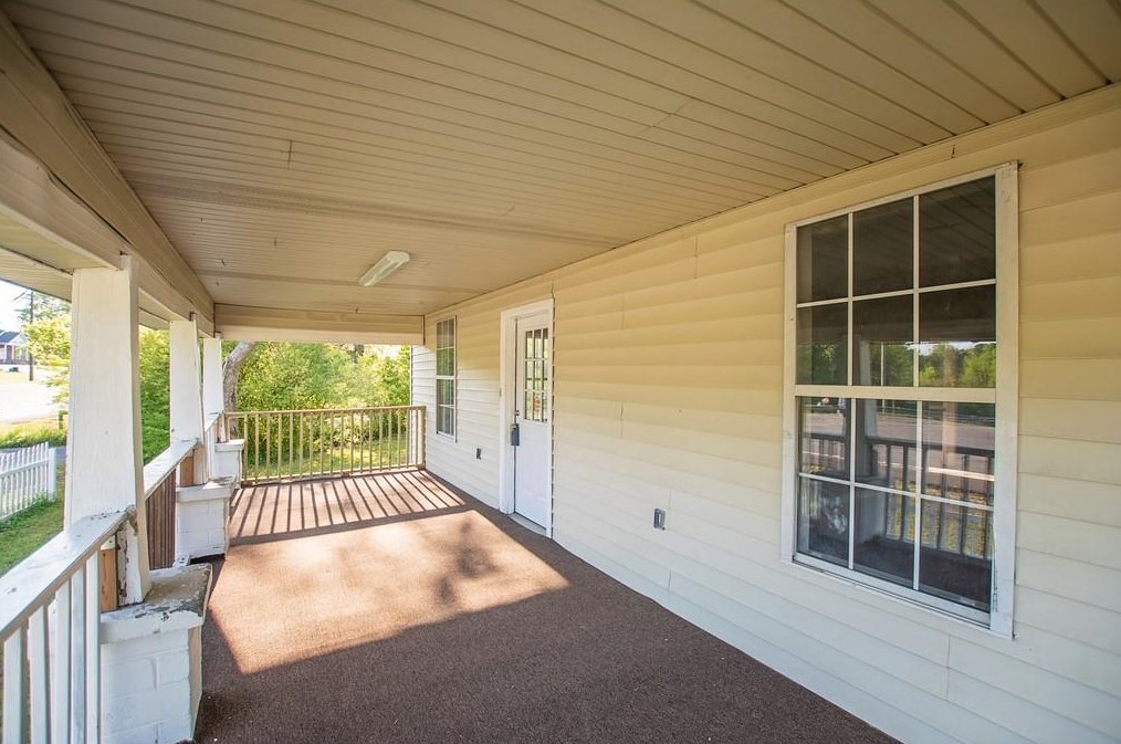 4952 Fairmount Hwy, Calhoun GA  30701-3713 exterior