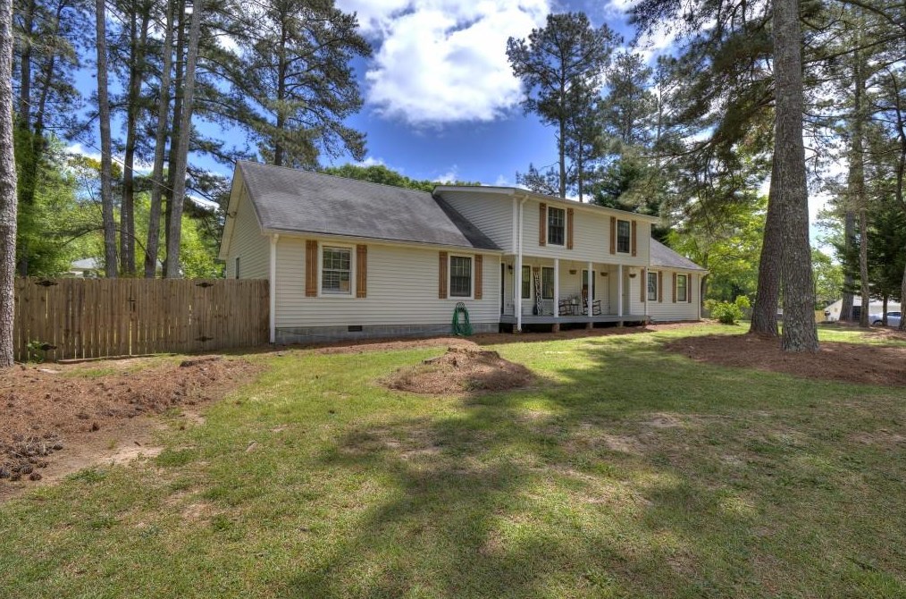 21 1st Ave, Dallas, GA 30157-6378