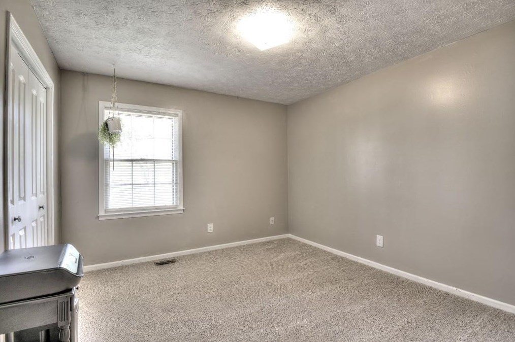 21 1st Ave, Dallas GA  30157-6378 exterior