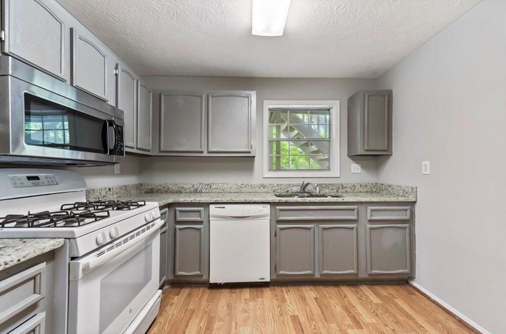 707 Vicksburg Pl, Atlanta GA  30350-3006 exterior