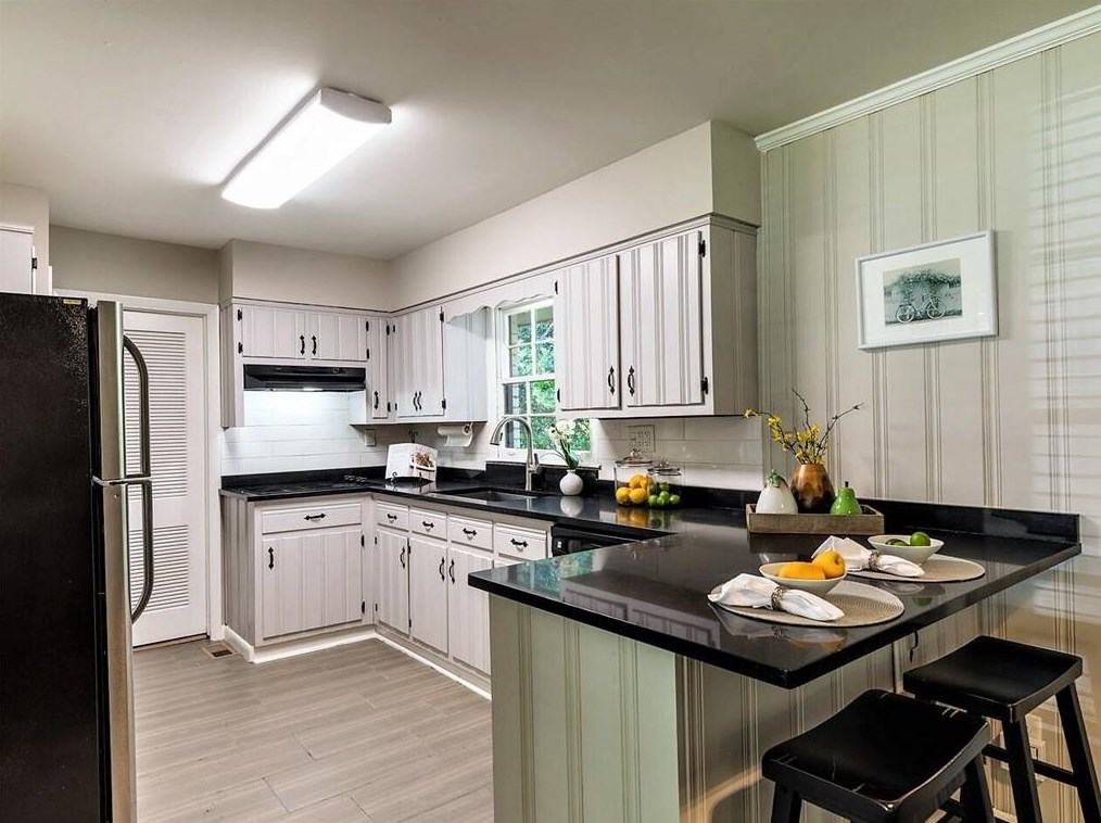 2865 Concord Dr, Decatur GA  30033-5010 exterior