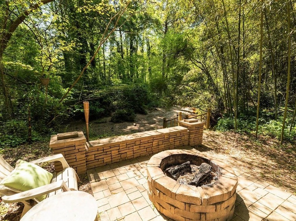 2865 Concord Dr, Decatur GA  30033-5010 exterior