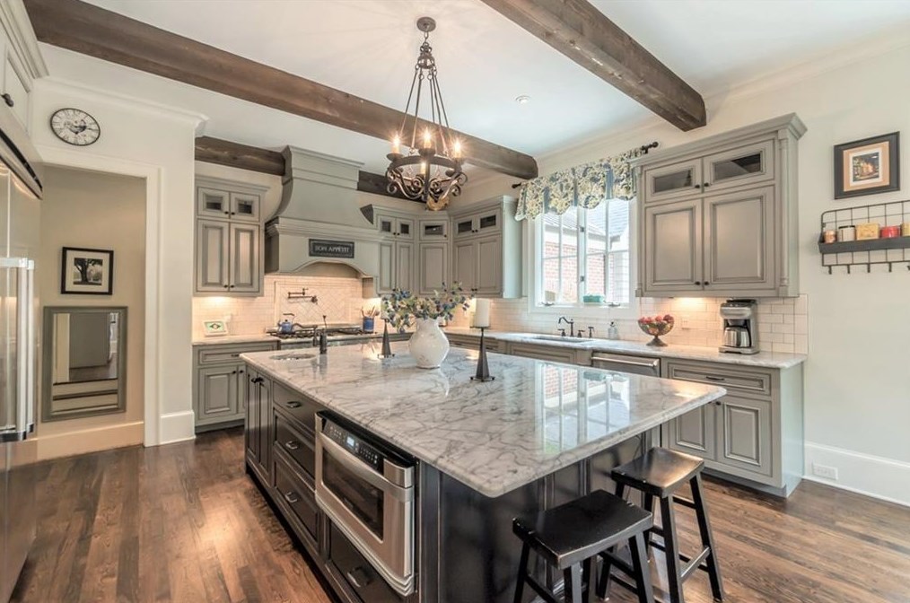 205 Worth Dr, Atlanta GA  30327-3443 exterior
