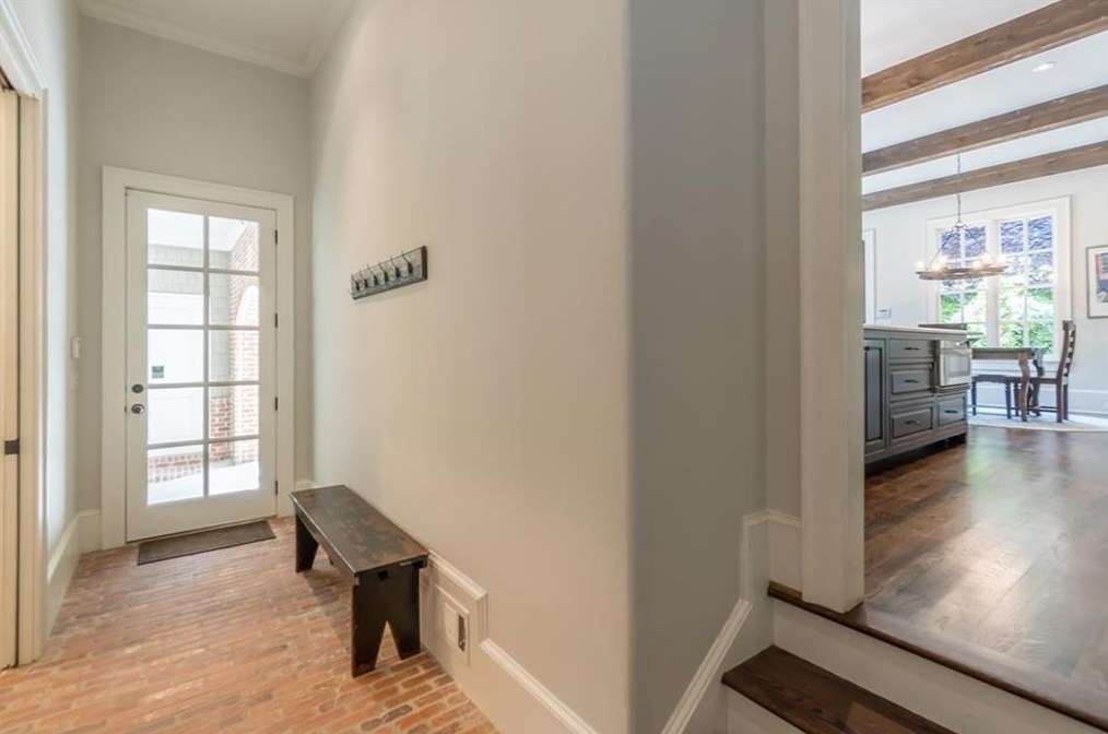 205 Worth Dr, Atlanta GA  30327-3443 exterior