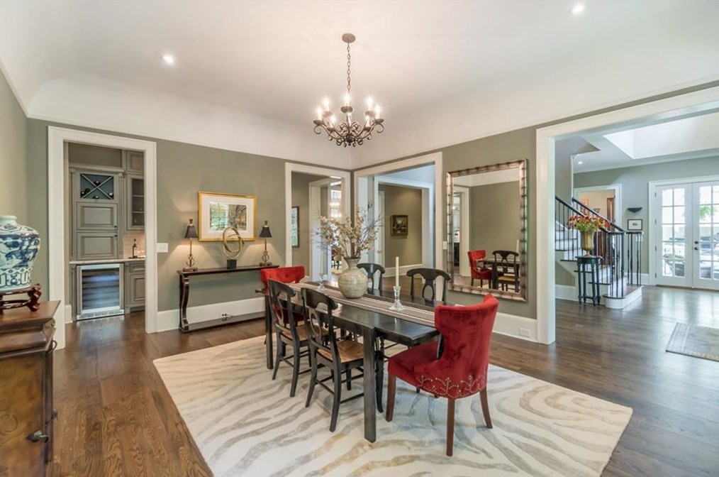 205 Worth Dr, Atlanta GA  30327-3443 exterior