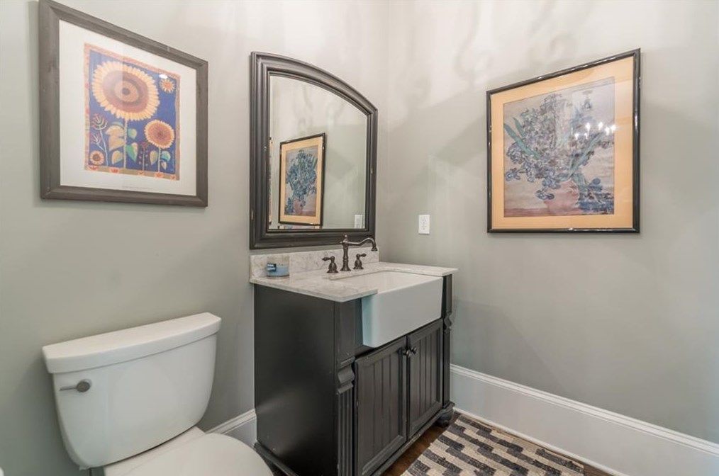 205 Worth Dr, Atlanta GA  30327-3443 exterior