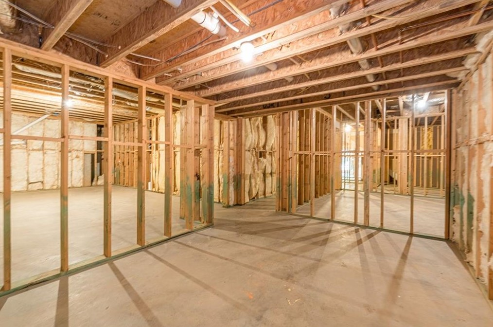 205 Worth Dr, Atlanta GA  30327-3443 exterior