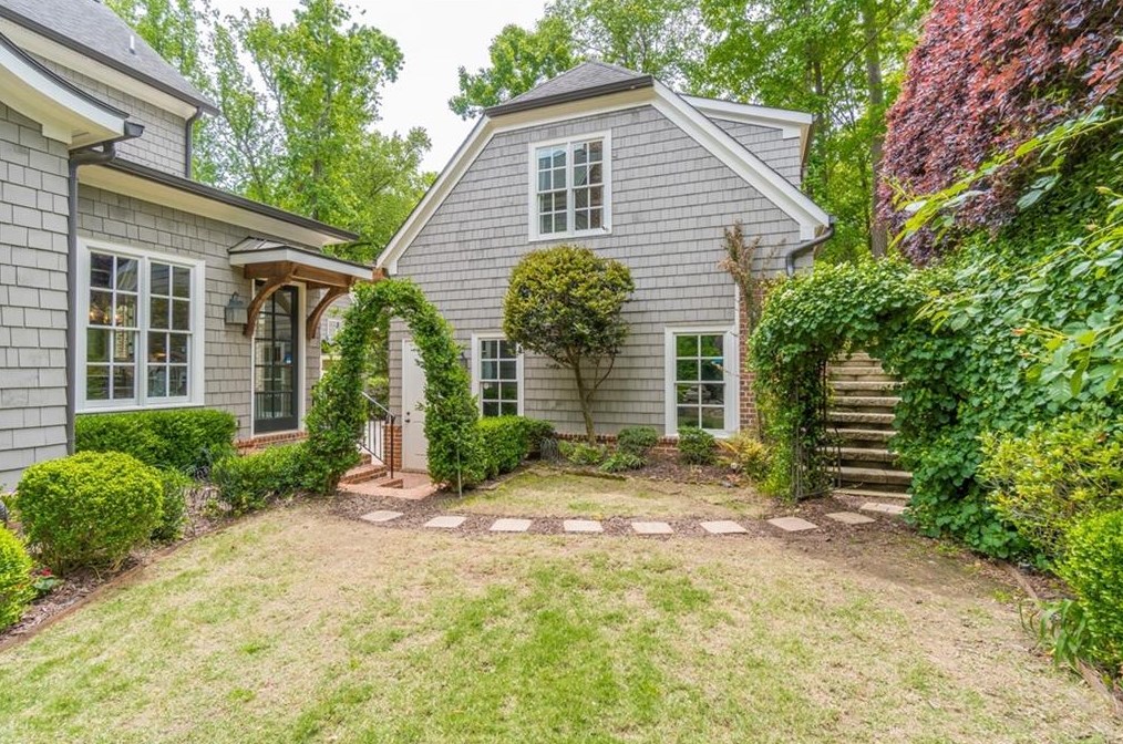 205 Worth Dr, Atlanta GA  30327-3443 exterior