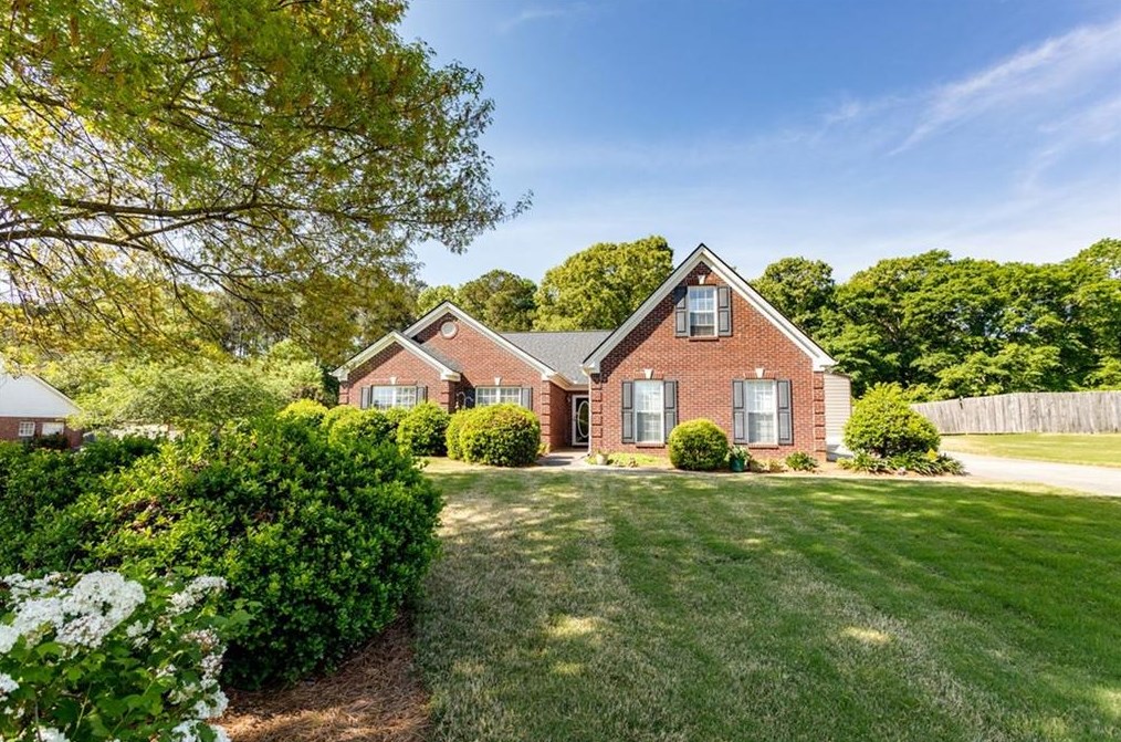 416 Camden Dr, Winder, GA 30680-7428