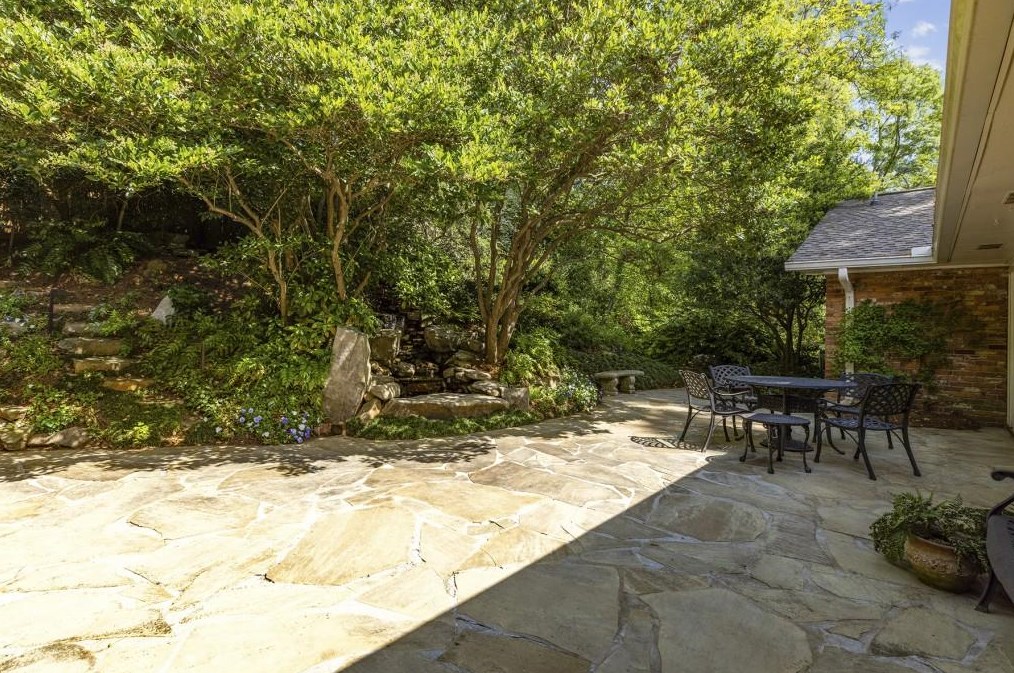 3249 Teton Dr, Atlanta GA 30339-4341 exterior