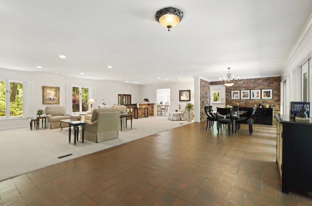 3249 Teton Dr, Atlanta GA 30339-4341 exterior