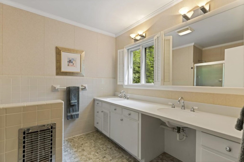 3249 Teton Dr, Atlanta GA 30339-4341 exterior