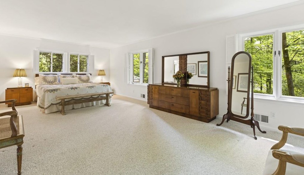 3249 Teton Dr, Atlanta GA 30339-4341 exterior