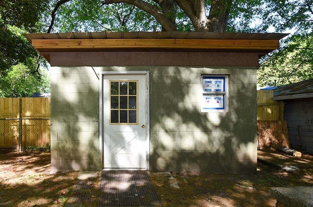 680 Medlock Rd, Decatur GA  30033-5536 exterior