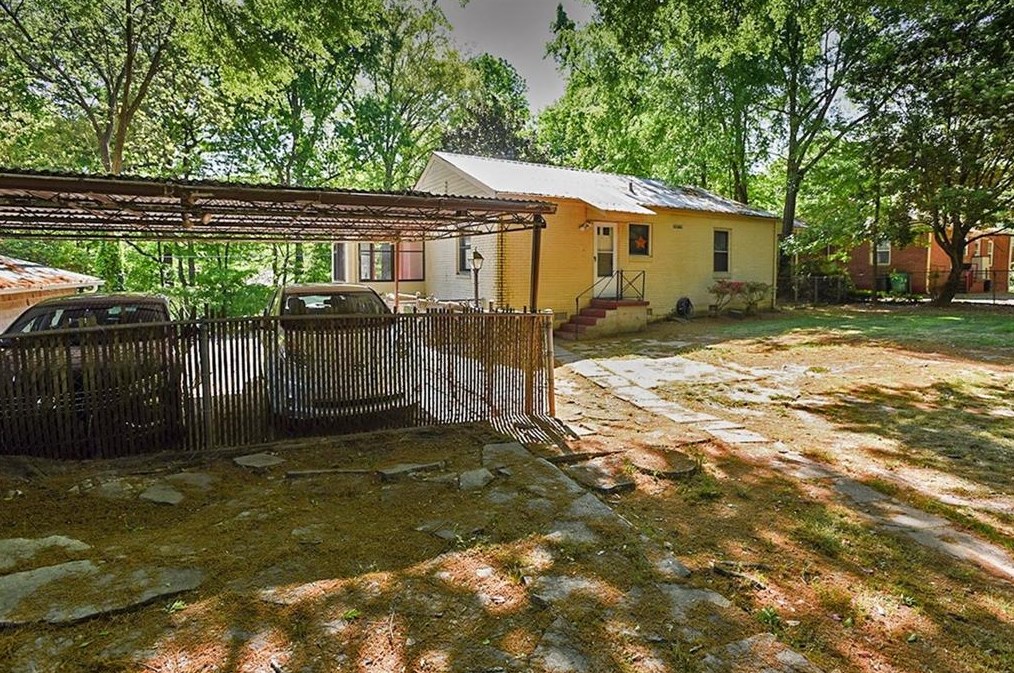 680 Medlock Rd, Decatur GA  30033-5536 exterior