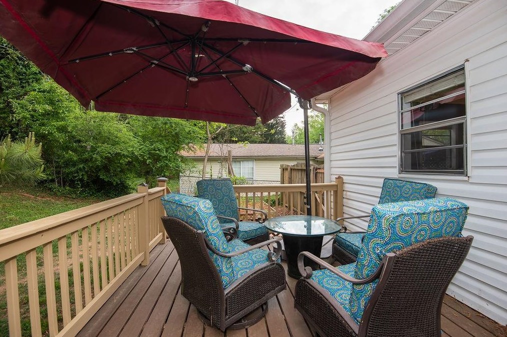 3130 Brook Dr, Decatur GA  30033-3912 exterior