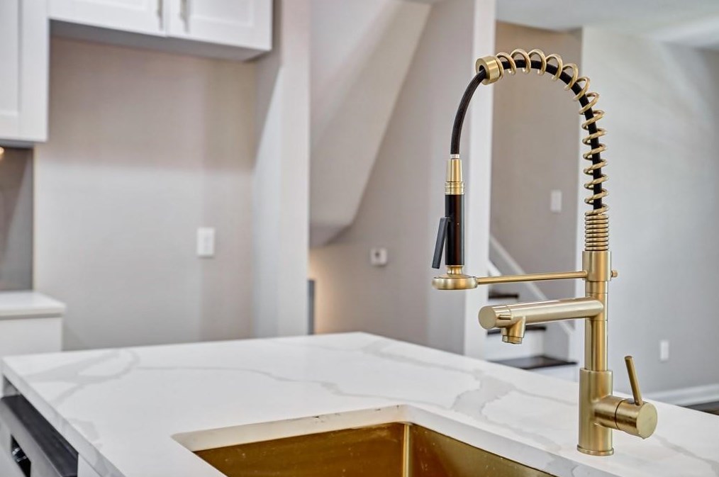 2281 Shamrock Dr, Decatur GA  30032-7142 exterior