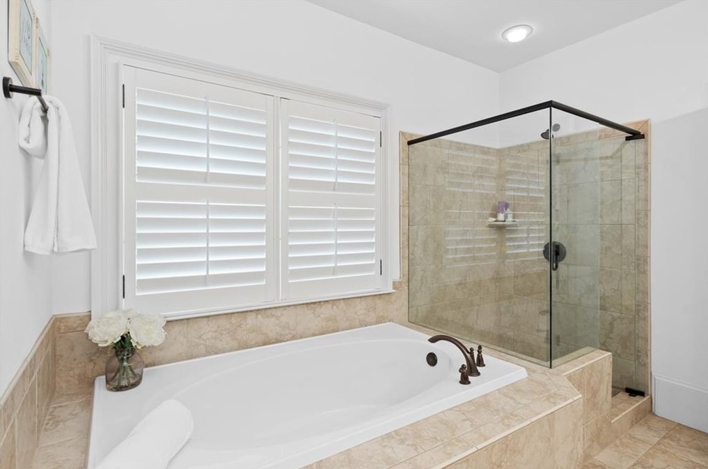 305 Valley Brook Way, Atlanta GA  30342-3378 exterior