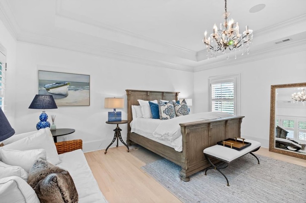 305 Valley Brook Way, Atlanta GA  30342-3378 exterior