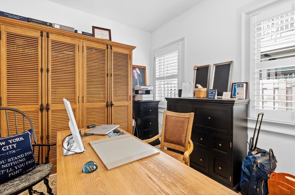 305 Valley Brook Way, Atlanta GA  30342-3378 exterior