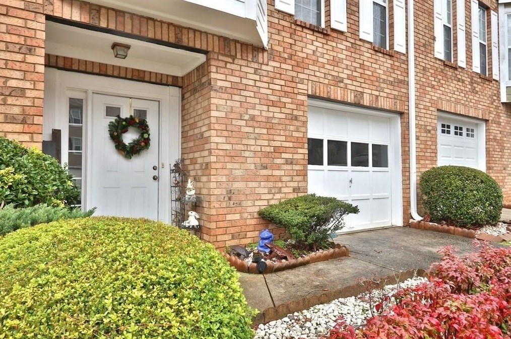 1399 Vintage Pointe Dr, Lawrenceville GA  30044-3285 exterior