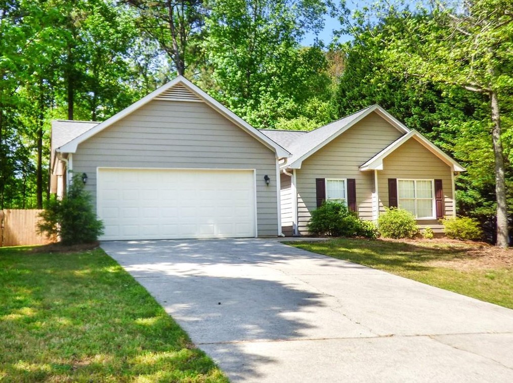 530 Flintlock Dr, Dacula, GA 30019-4403