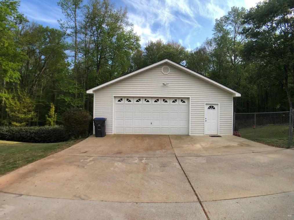 250 Riverbend Trl, Douglasville, GA 30134-6041