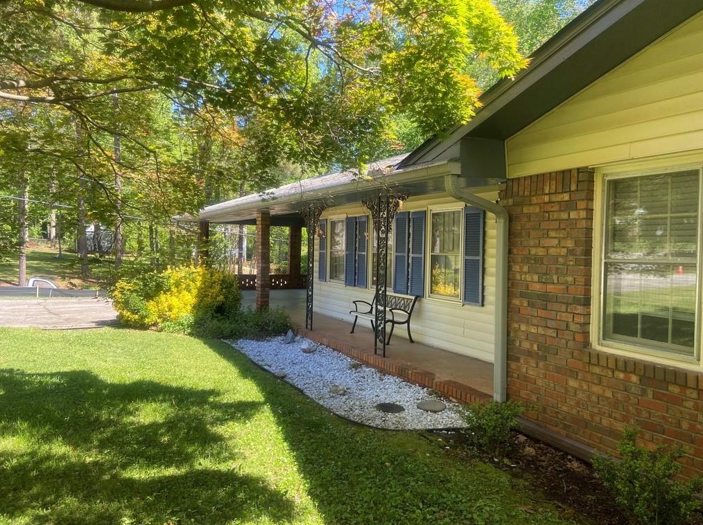 4453 White Oak Dr, Buford, GA 30518