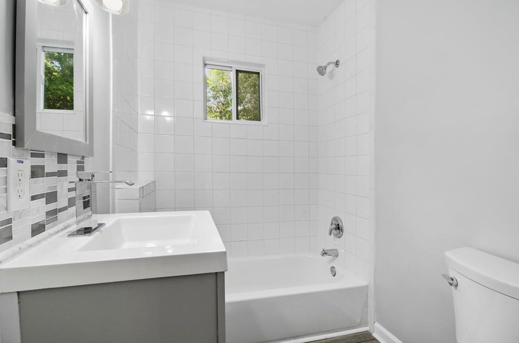 964 Forrest Blvd, Decatur GA  30030-4729 exterior