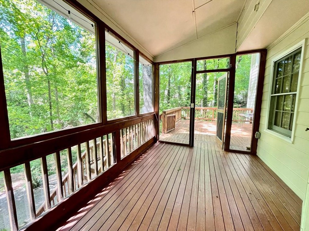 555 Tahoma Dr, Atlanta, GA 30350-4015