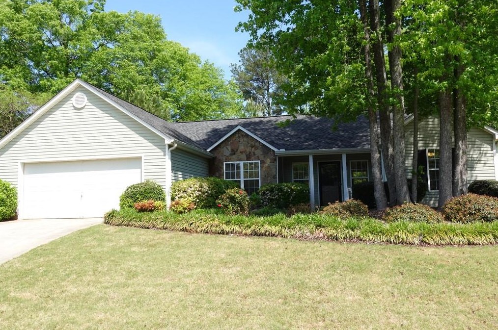 617 Oakwood Ln, Monroe, GA 30655