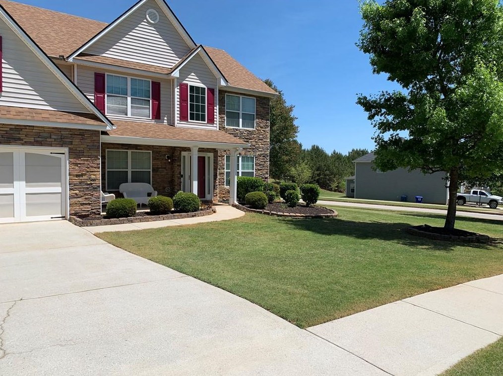 1024 Levista Dr, Locust Grove, GA 30248