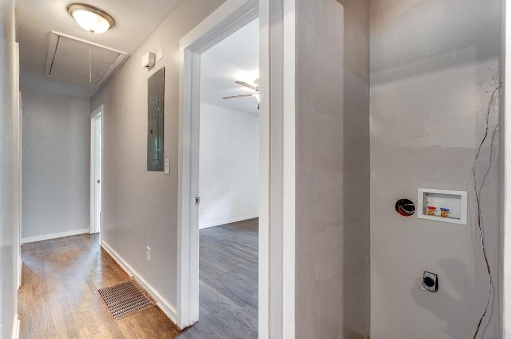 811 Cinderella Way, Decatur GA  30033-5834 exterior