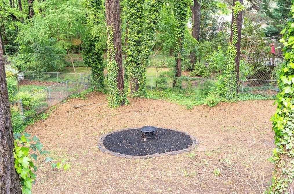 811 Cinderella Way, Decatur GA  30033-5834 exterior