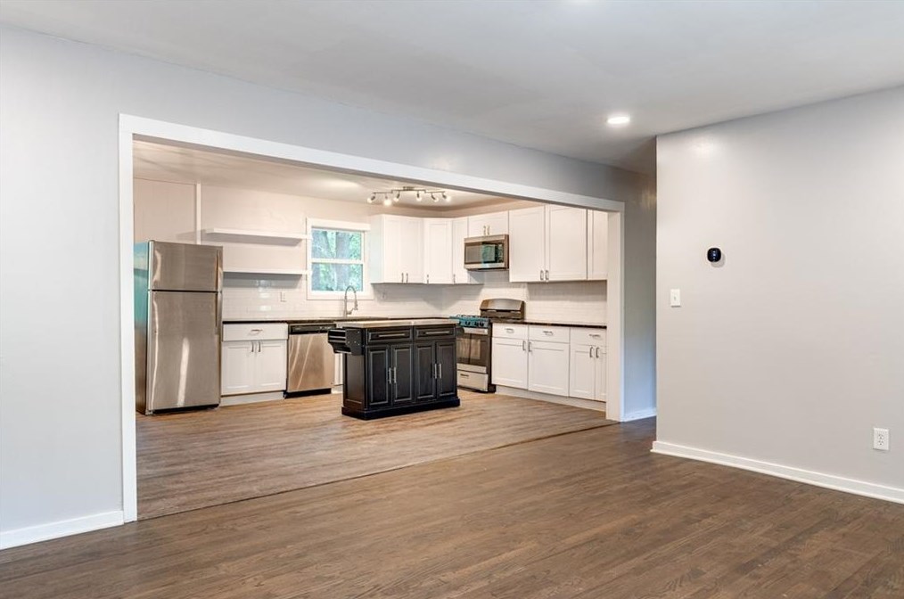 811 Cinderella Way, Decatur GA  30033-5834 exterior