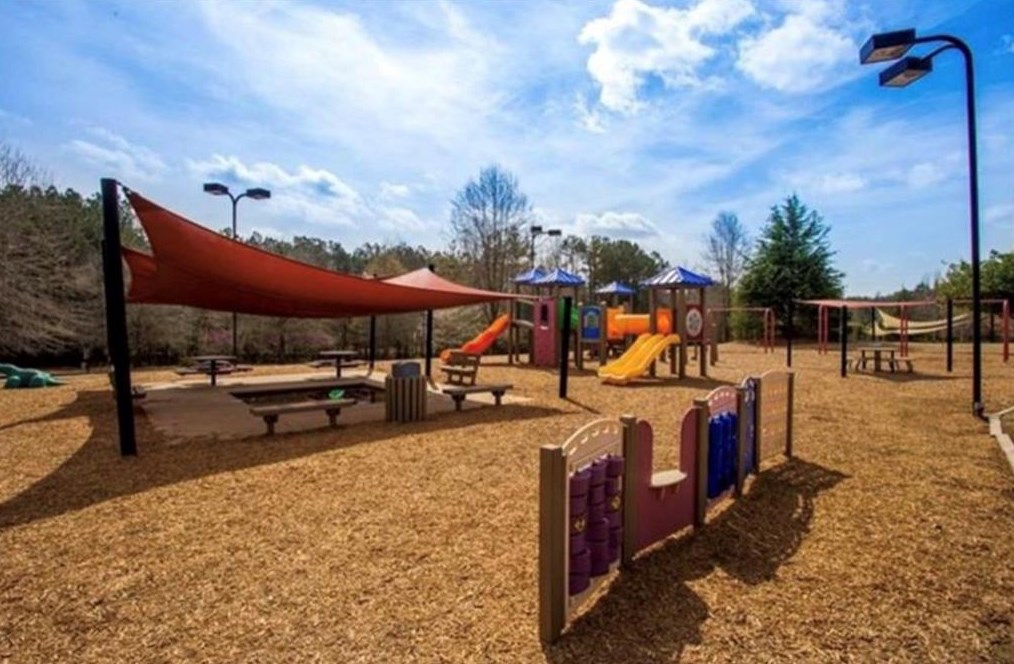 638 Bentleaf Dr, Dallas GA  30132-1129 exterior