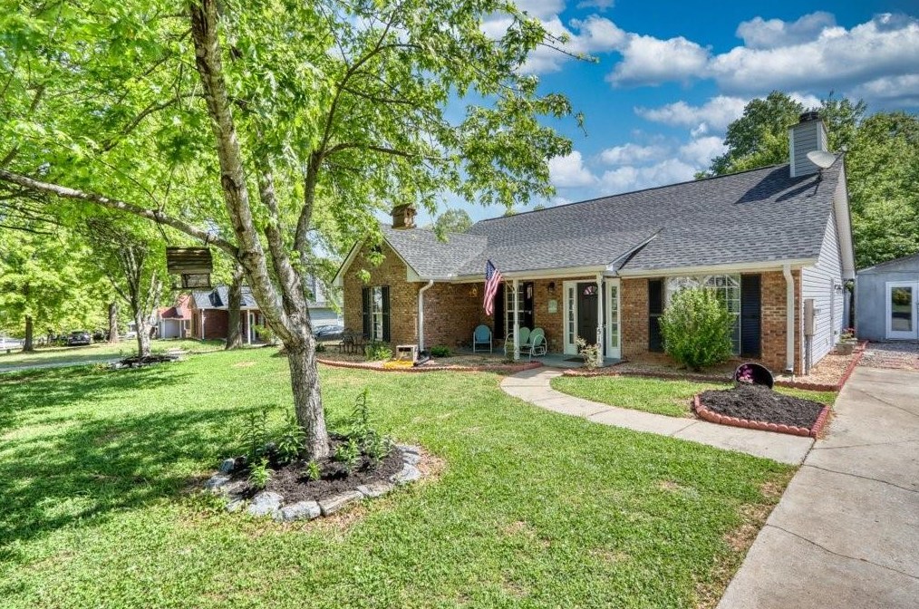 5102 Twin Oaks Ln, Murrayville, GA 30564-1934