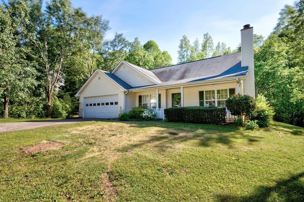 3047 Saddle Creek Dr, Gainesville, GA 30507-9464