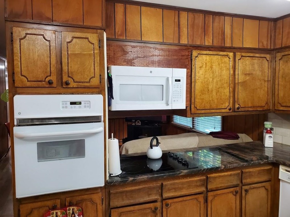 3646 Rainbow Dr, Decatur GA  30034-1919 exterior