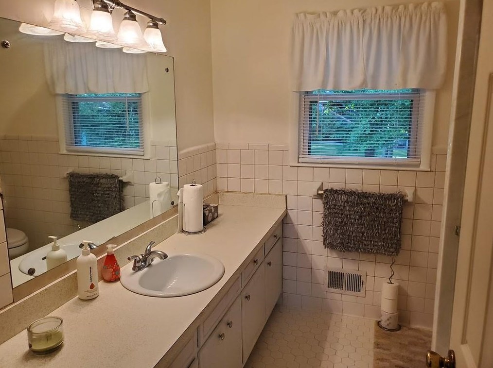 3646 Rainbow Dr, Decatur GA  30034-1919 exterior