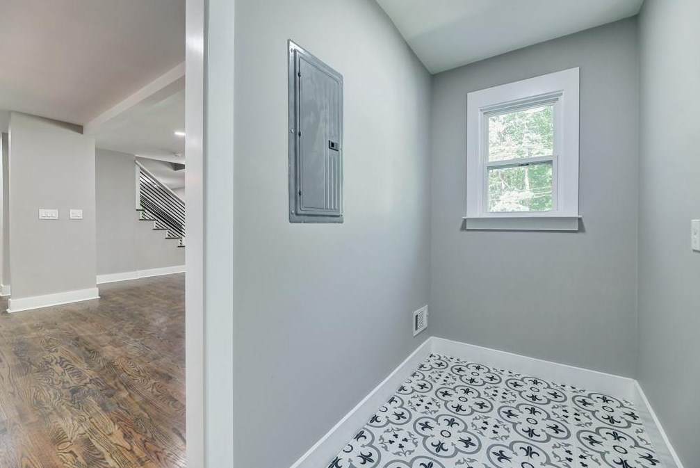 5625 Roberts Dr, Atlanta GA  30338-2733 exterior