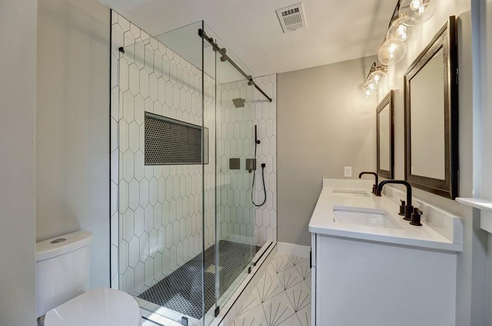 5625 Roberts Dr, Atlanta GA  30338-2733 exterior