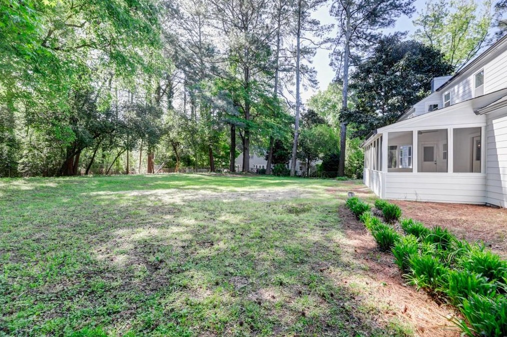 5625 Roberts Dr, Atlanta GA  30338-2733 exterior