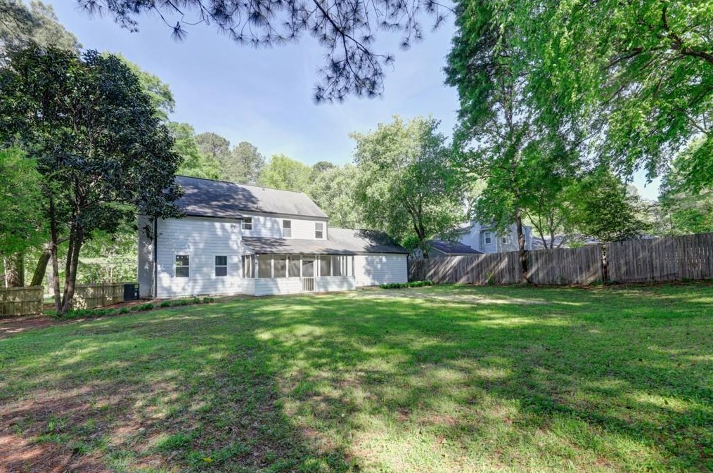 5625 Roberts Dr, Atlanta GA  30338-2733 exterior