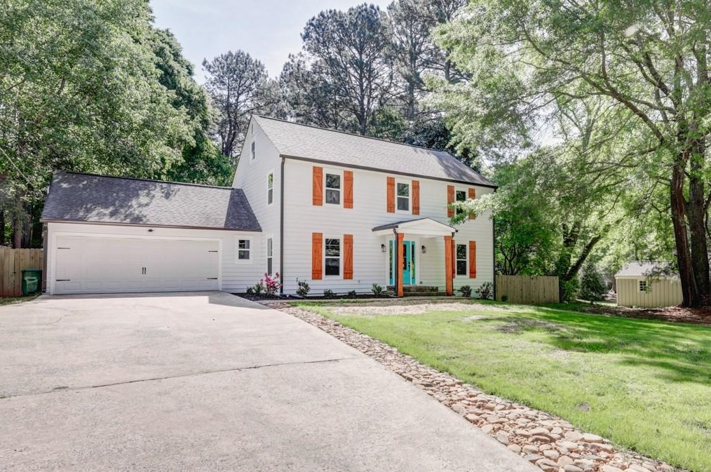 5625 Roberts Dr, Atlanta GA  30338-2733 exterior