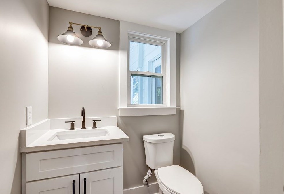 5625 Roberts Dr, Atlanta GA  30338-2733 exterior